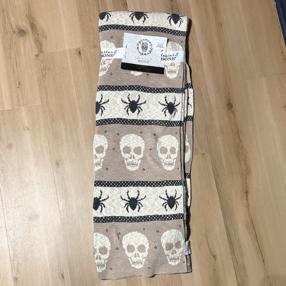 💀🎃Halloween Skull and Spider Patterned Decorative Throw